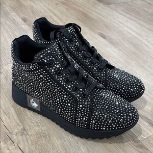 NEW Women’s Findvell Rhinestone Wedge Sneakers